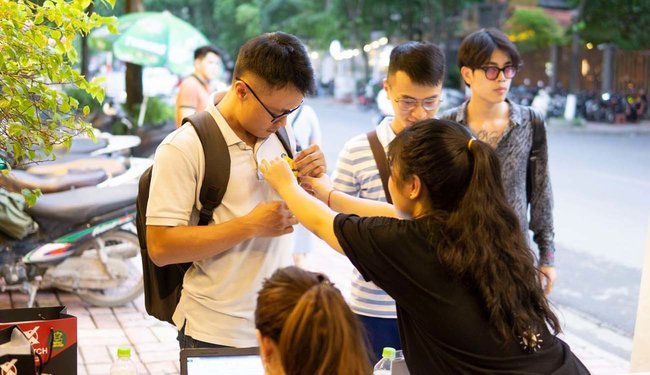 ĂN MẸT KHỔNG LỒ - NHẬN ĐỒNG HỒ HIỆU