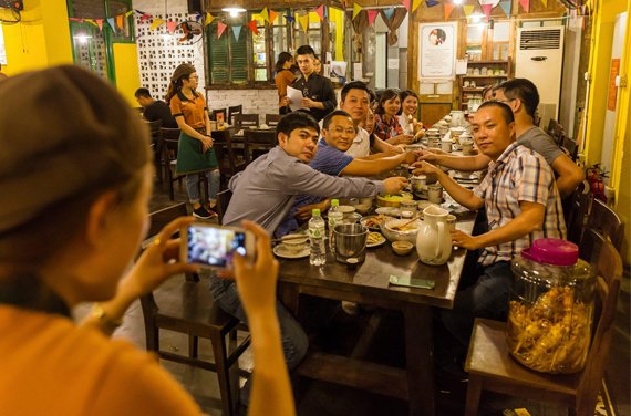Khám phá địa điểm ăn tối ngon ở Hà Nội khiến nhiều người không thể bỏ qua
