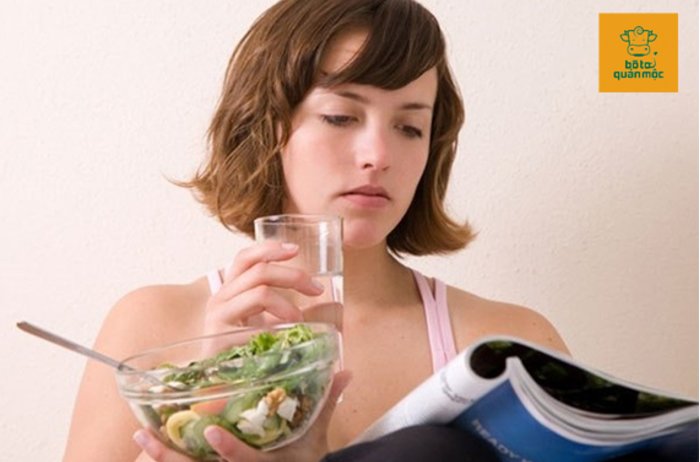 5 thói quen ăn uống gây hại nhất cho sức khỏe bạn nên biết