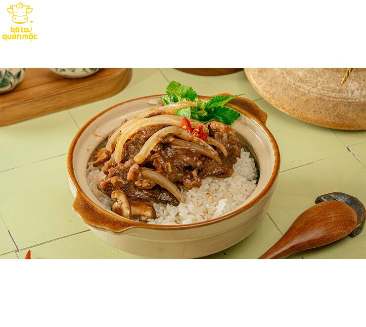 Cơm bò sốt tiêu đen