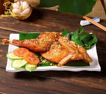 GÀ QUAY MẮM NHĨ 1/2 CON