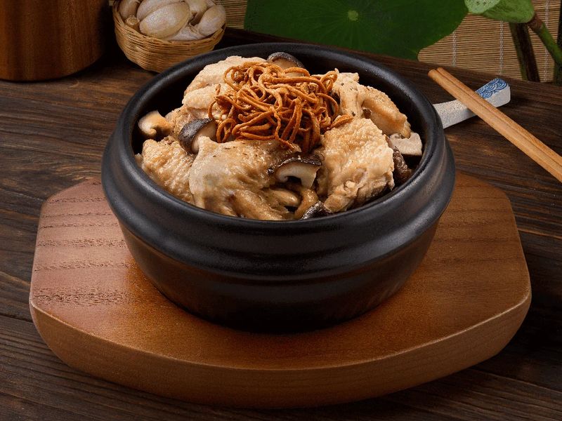 Gà Niêu Hấp Nấm – Bò Tơ Quán Mộc
