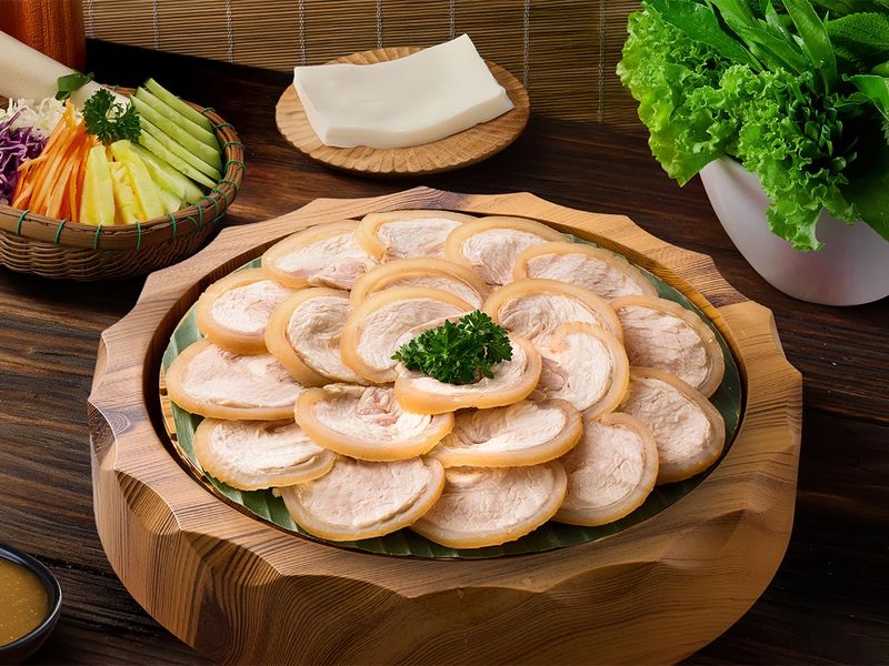 Bò tơ cuốn bánh tráng – Bò Tơ Quán Mộc