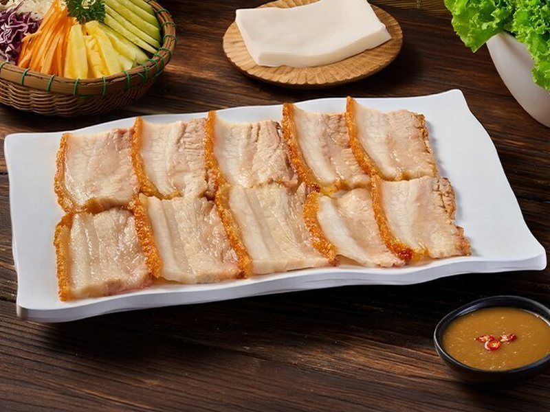 Heo Quay Cuốn Bánh Tráng – Bò Tơ Quán Mộc