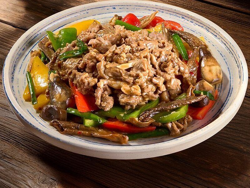 Bò tươi xào nấm mối – Bò Tơ Quán Mộc