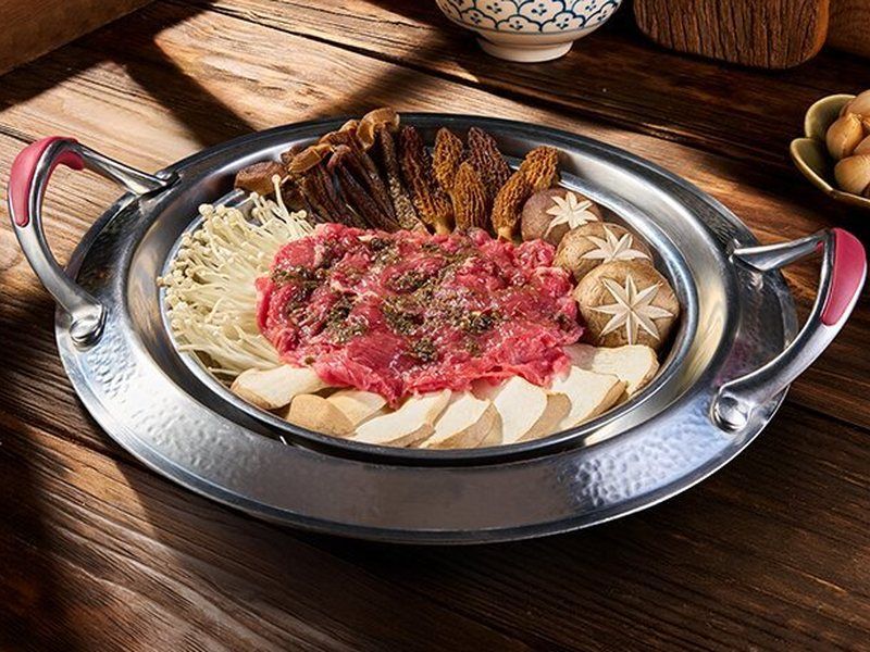 Bò tươi hấp nấm quý – Bò Tơ Quán Mộc