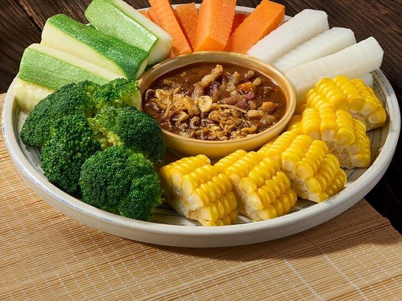 Rau củ luộc chấm mắm ruốc – Bò Tơ Quán Mộc